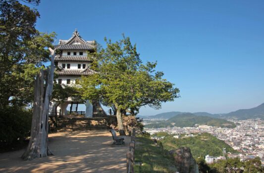 洲本城模擬天守と麓の風景　兵庫の城　兵庫の風景