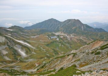 立山山頂から見る9月の立山の風景　富山の風景