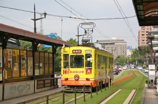 路面電車の走る風景　熊本の風景