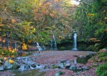 陣馬の滝　静岡の風景