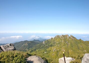 宮之浦岳の山頂から見る風景　屋久島の風景　鹿児島の風景