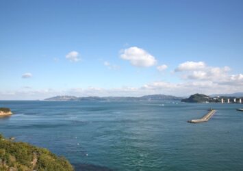 冬の晴天の日の瀬戸内海　徳島の風景