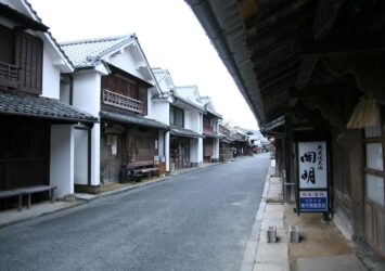 正月の夕方の卯之町の町並み　冬の愛媛の風景