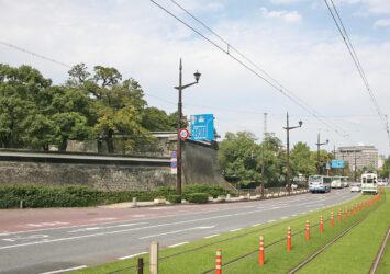 熊本城と路面電車　熊本の風景