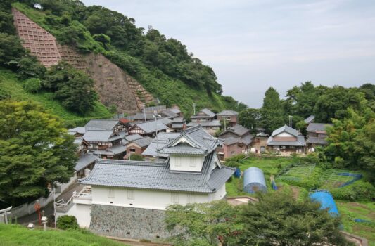 越前海岸の家並み　福井の風景