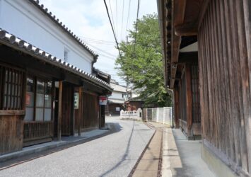 奈良の伝統的な古い町並み　五條新町　奈良の風景