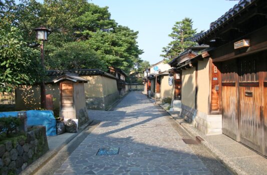 金沢の伝統的な古い町並み　長町武家屋敷跡　石川の風景