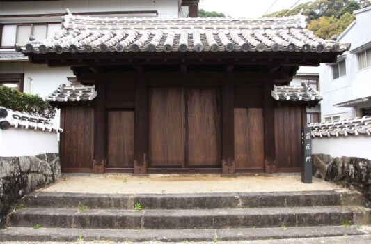 佐伯の伝統的な古い町並み　大分の風景