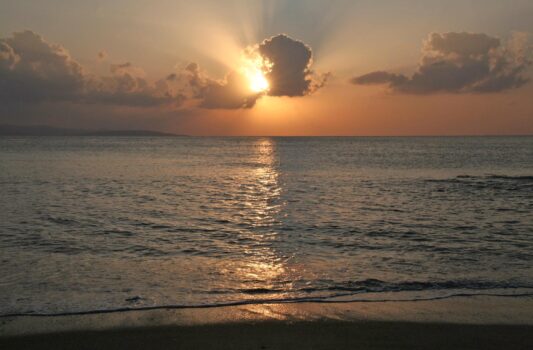 夏の沖縄の夕暮れ　夏の沖縄の風景