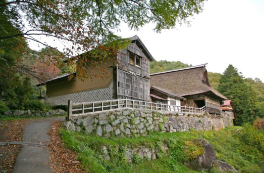 秋の遠野　曲がり家　秋の岩手の風景