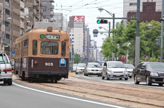 路面電車の走る風景 「広電」 広島の街並み 広島の風景