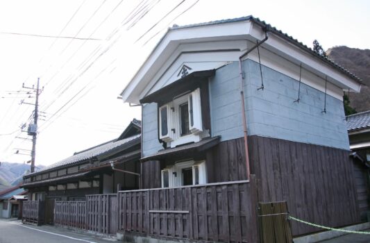 足尾銅山周辺の伝統的な古い家屋　栃木の町並み　栃木の風景