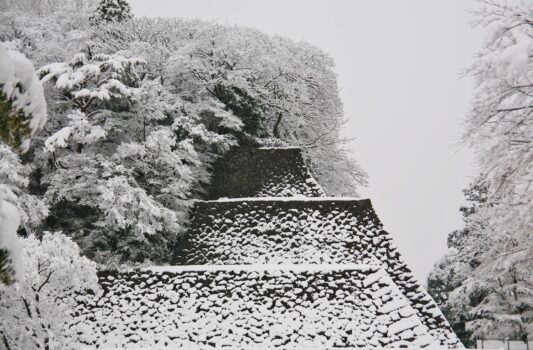 雪の金沢城　金沢の風景　冬の石川の風景