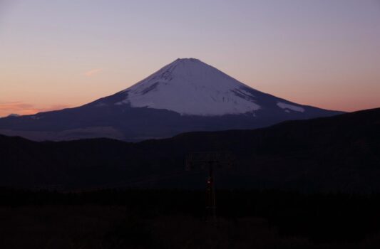 箱根から見る夕暮れの富士山　神奈川の風景