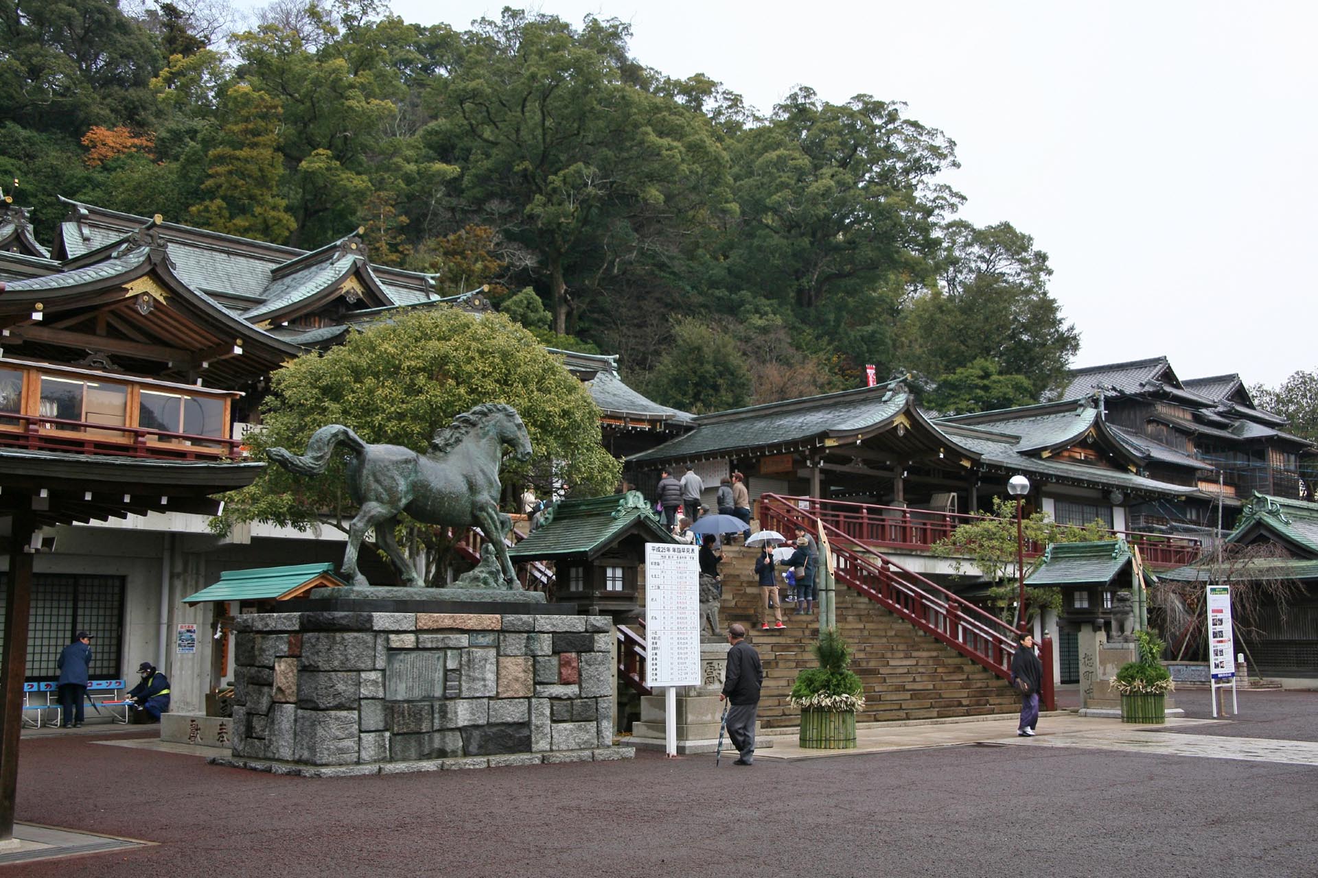 元旦の諏訪神社の風景　正月の長崎の風景