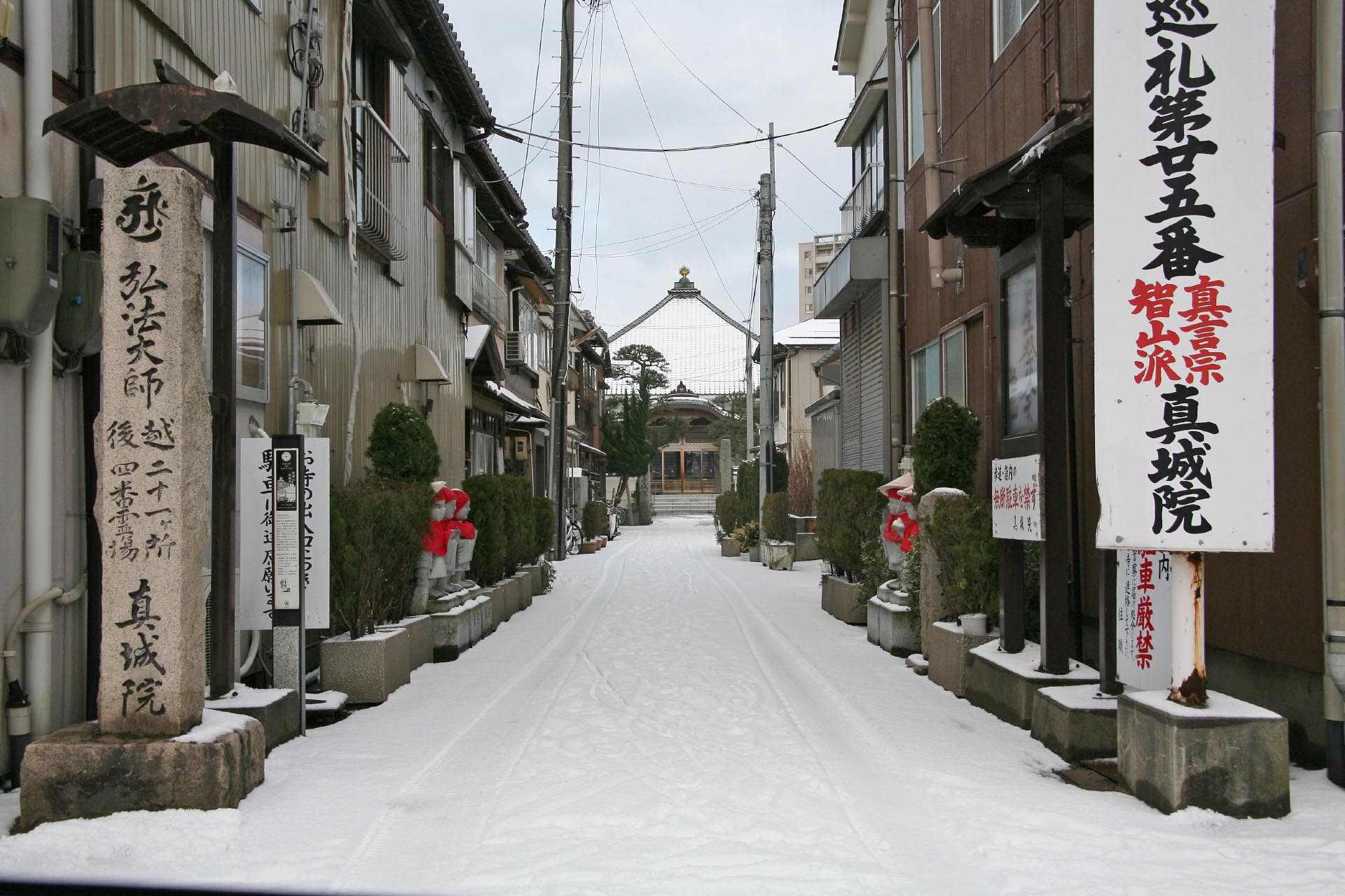 冬の新潟　真城院　雪の新潟の風景
