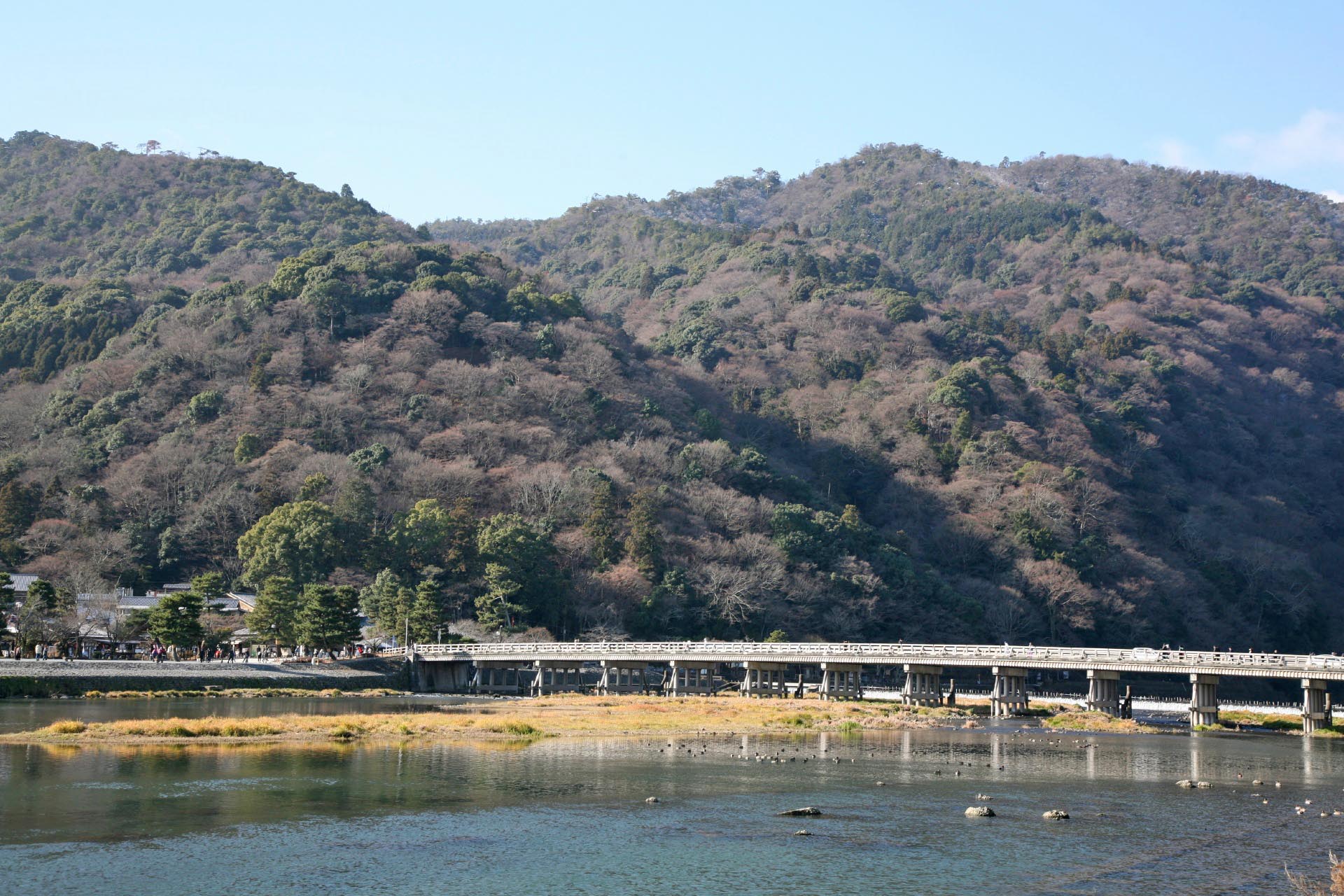 冬の京都　嵐山の風景　渡月橋　冬の京都の風景