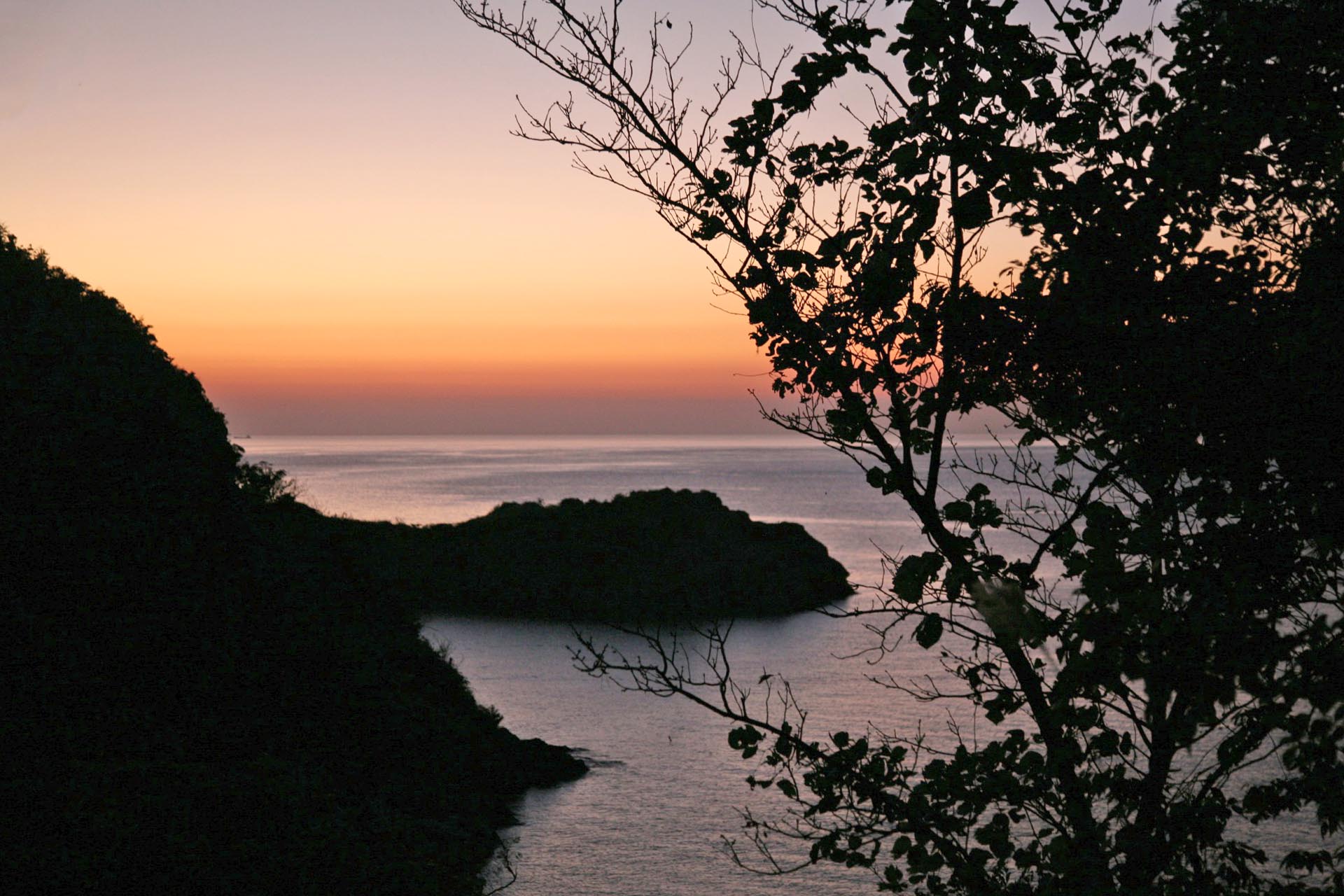 西伊豆の夕暮れ　伊豆半島の風景　静岡の風景