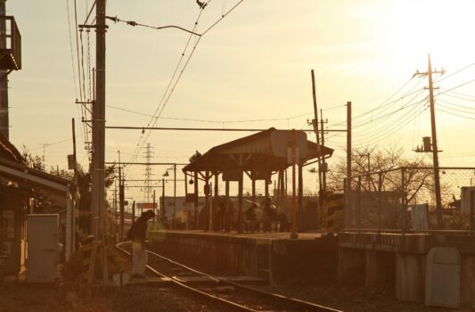 夕焼けの持田駅　秩父鉄道　埼玉の風景