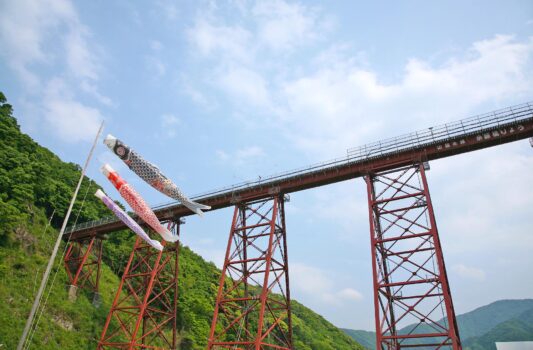 余部橋梁と鯉のぼり　五月の風景　兵庫の風景