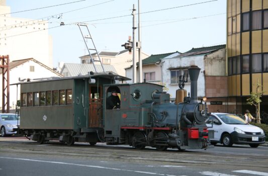 坊っちゃん列車　伊予鉄道の市内電車　松山の風景　愛媛の風景