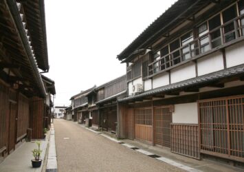 東海道の宿場町「関宿」の伝統的な古い町並み　三重の風景