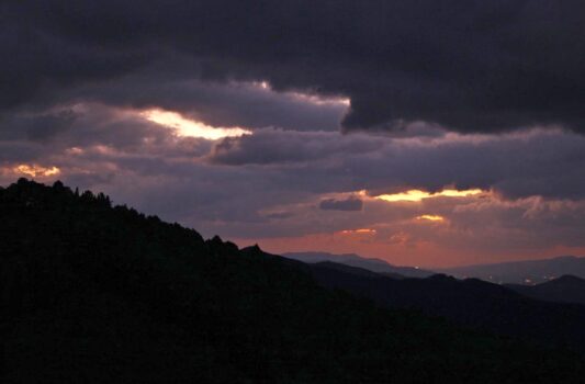吉野 雨上がりの夕暮れ 吉野の絶景 奈良の風景