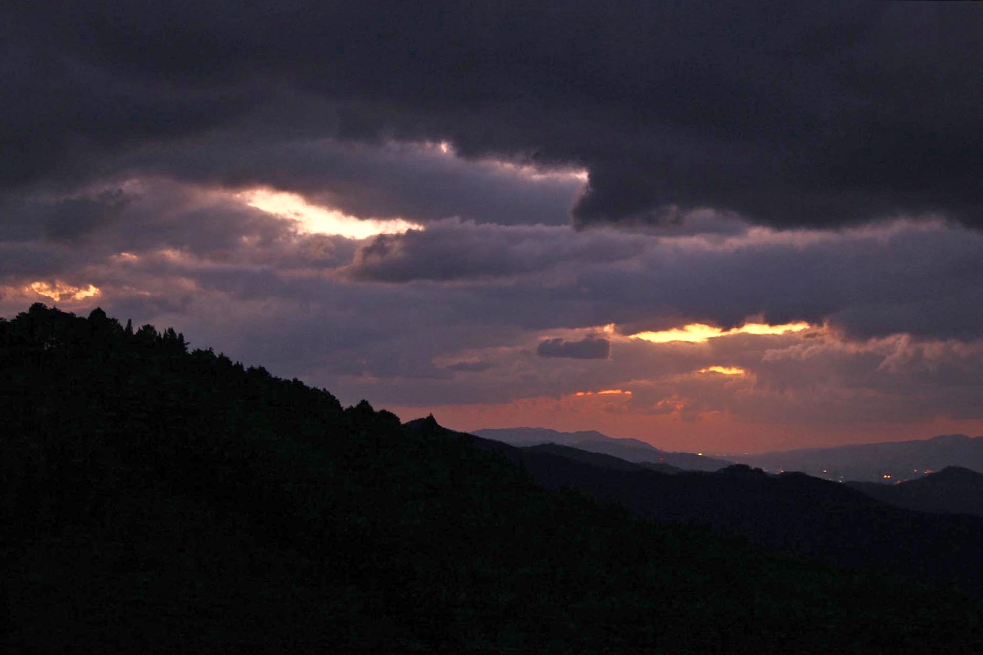 吉野　雨上がりの夕暮れ　吉野の絶景　奈良の風景